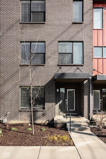1811 Livery Way, Indianapolis, IN 46202