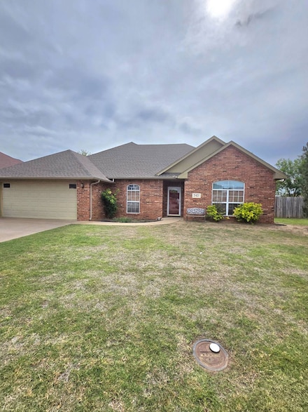 2421 Liberty Ln, Enid, OK 73703