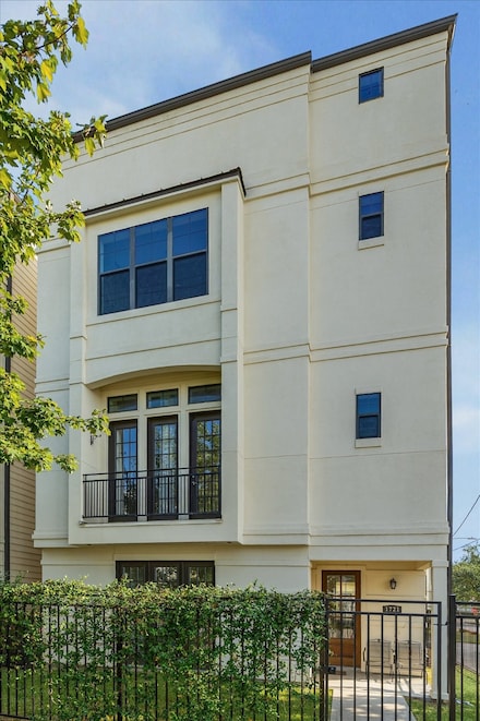 1721 Shearn St, Houston, TX 77007