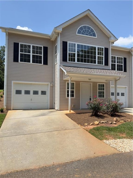 118 Pointe Cir, Dahlonega, GA 30533