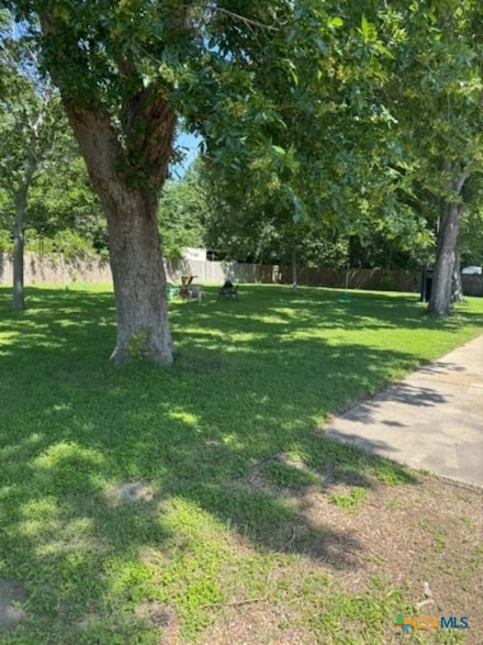 904 Walnut, Lolita, TX 77971