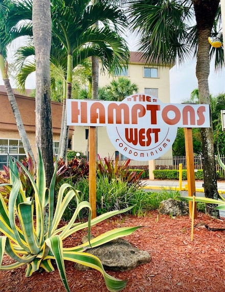 8020 Hampton Blvd Unit 102, North Lauderdale, FL 33068
