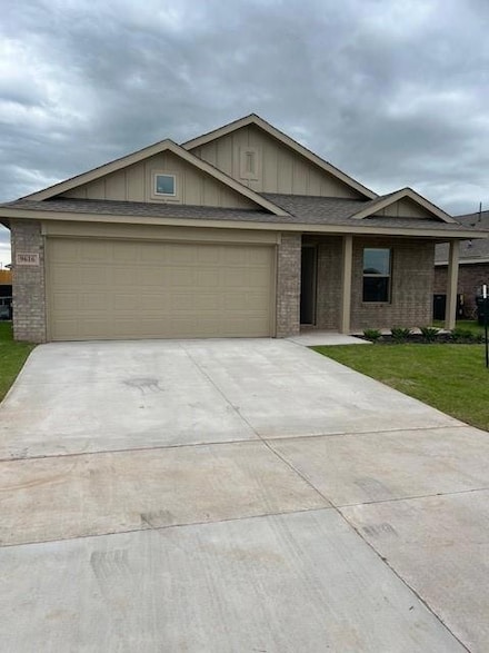 9616 NW 125th St, Yukon, OK 73099