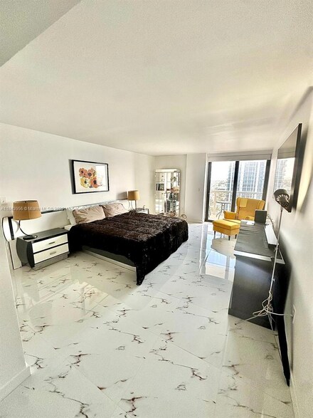6423 Collins Ave Unit 1709, Miami Beach, FL 33141