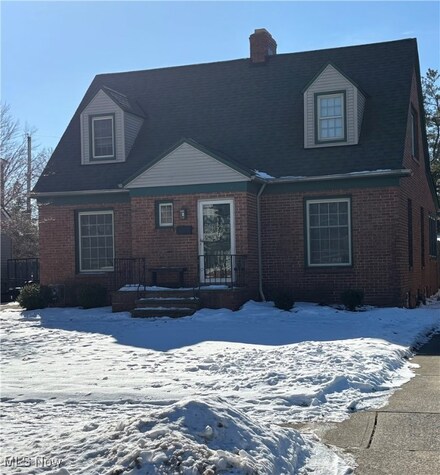 120 E 293rd St, Willowick, OH 44095