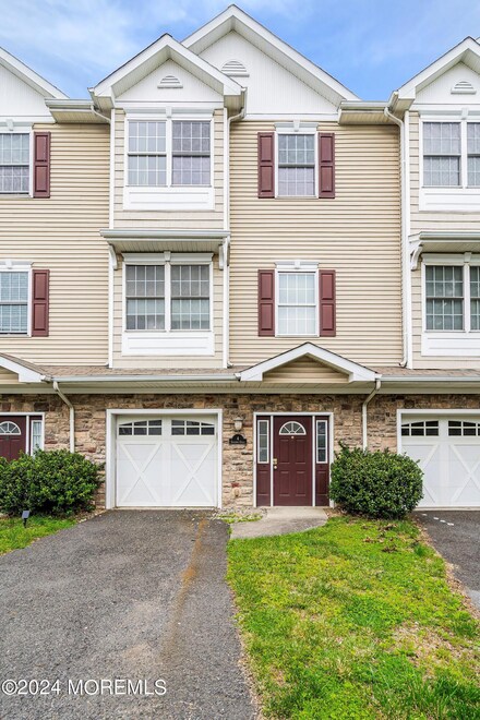 4 Columbus Cir Unit A2, Bayonne, NJ 07002
