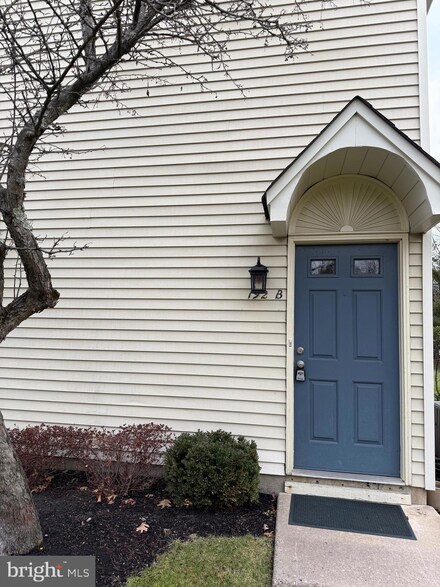 192B Collin Ct Unit 192, Mount Laurel, NJ 08054