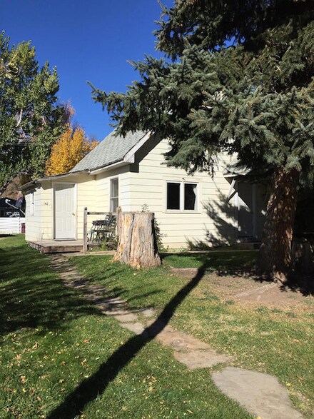 148 A St, Belt, MT 59412
