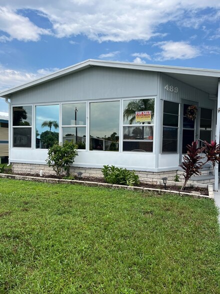 8775 20th St Unit 489, Vero Beach, FL 32966