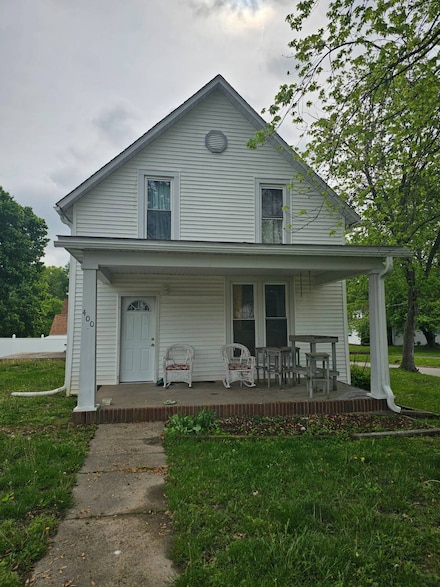400 NE 5th St, Fairfield, IL 62837