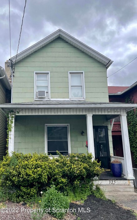 325 Railroad Ave, Scranton, PA 18505