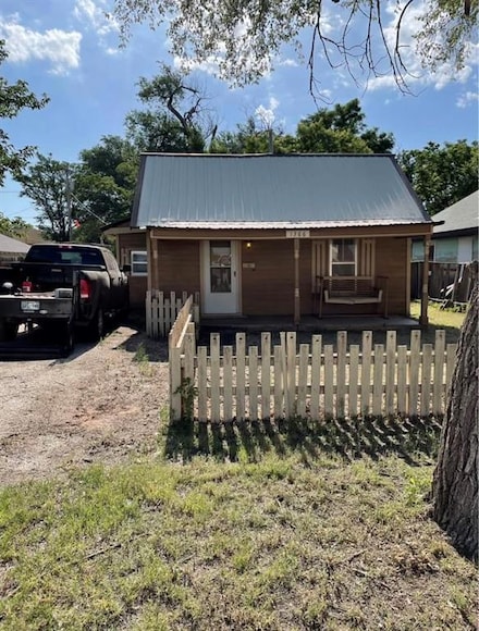 1366 Missouri St, Waynoka, OK 73860