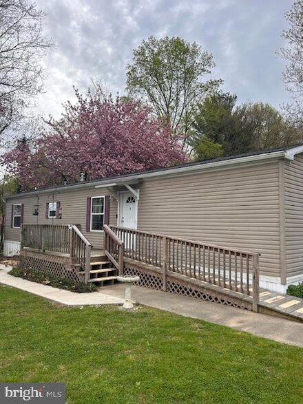 104 Spruce Ln, New Providence, PA 17560
