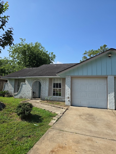 7719 Garsee Dr, Houston, TX 77040