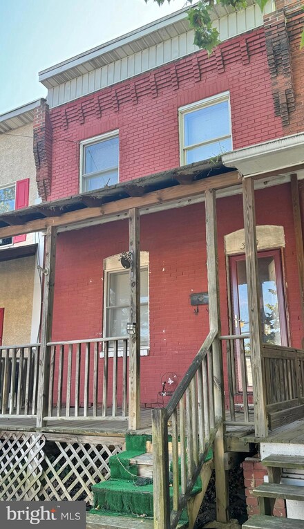 369 S 1st Ave, Coatesville, PA 19320