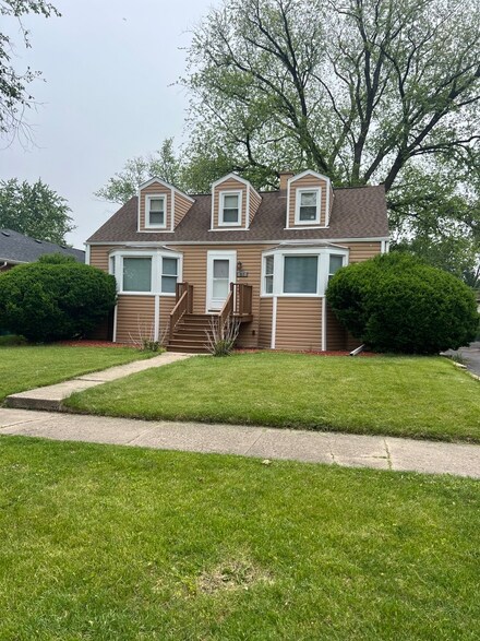 917 S La Londe Ave, Lombard, IL 60148