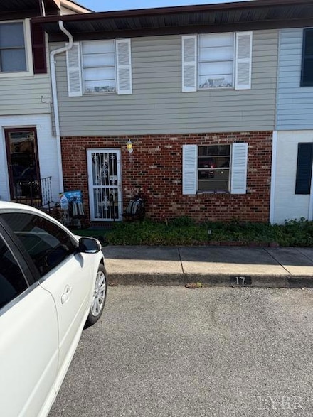 17 Westdale Dr, Lynchburg, VA 24501