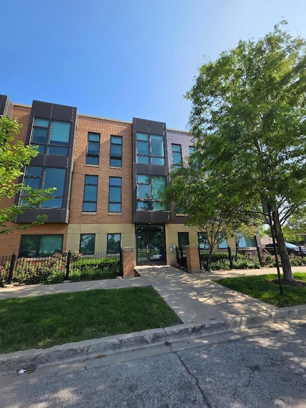 4 W 37th St Unit 303, Chicago, IL 60609