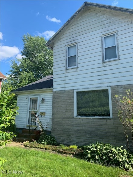 323 W State St, Niles, OH 44446