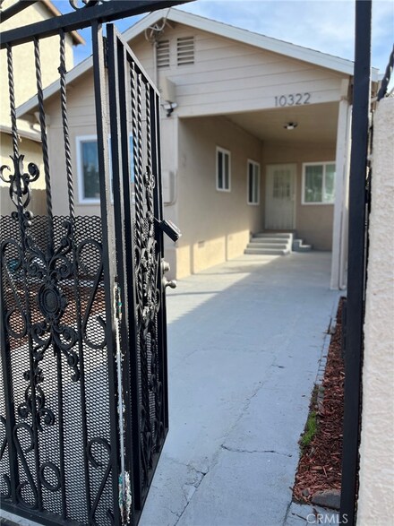 10322 Croesus Ave, Los Angeles, CA 90002