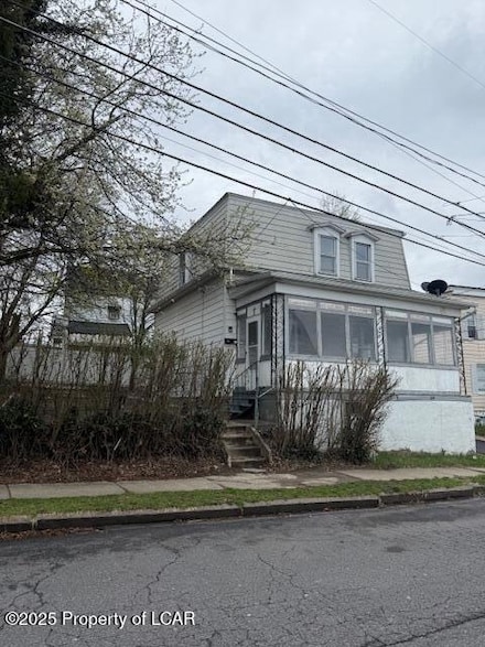 228 S Hancock St, Wilkes Barre, PA 18702