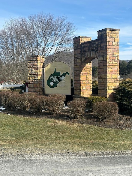 43&44 Fairway View Dr, Peterstown, WV 24963