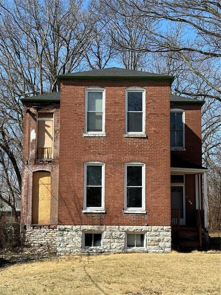 3621 Saint Marys Ln, Saint Louis, MO 63121