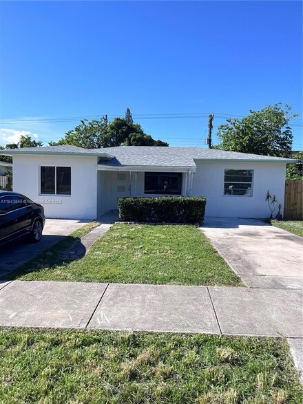 4011 SW 27th St Unit 1, West Park, FL 33023