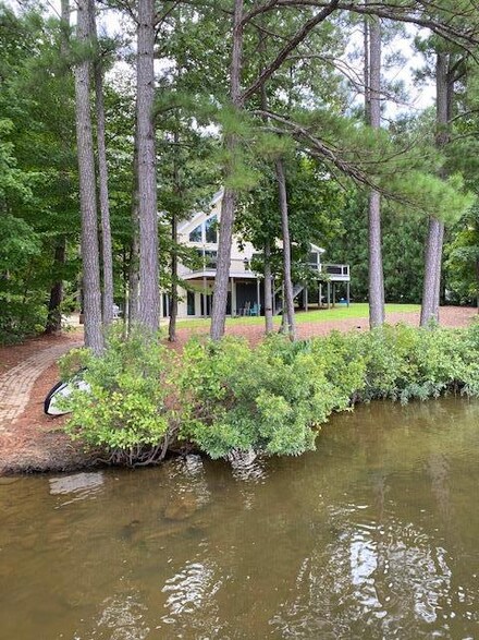 534 Windward Dr, Henrico, NC 27842