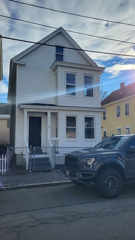 69 Fulton St, Lowell, MA 01850