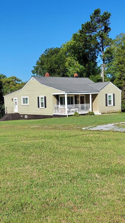 19461 Us Highway 29, Chatham, VA 24531