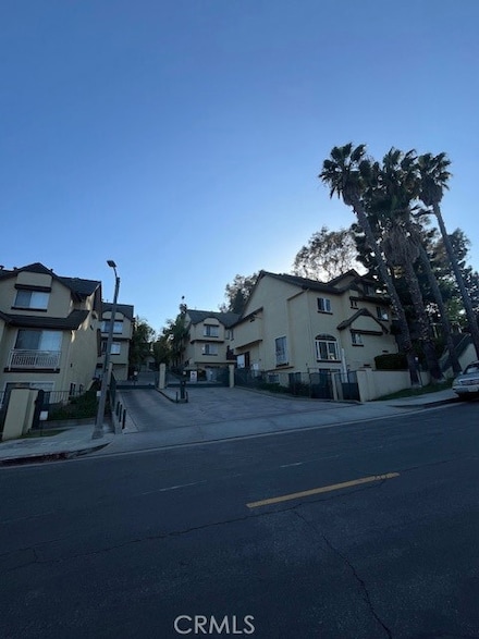 4600 Don Lorenzo Dr Unit 4, Los Angeles, CA 90008