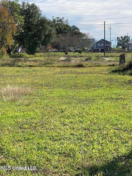383 Pearl St, Biloxi, MS 39530