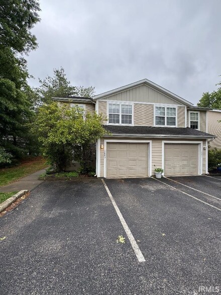 2883 S Walnut Street Pike, Bloomington, IN 47401