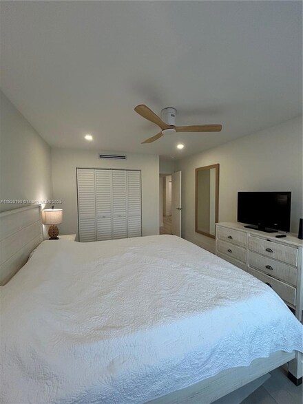 400 Kings Point Dr Unit 1517, Sunny Isles Beach, FL 33160