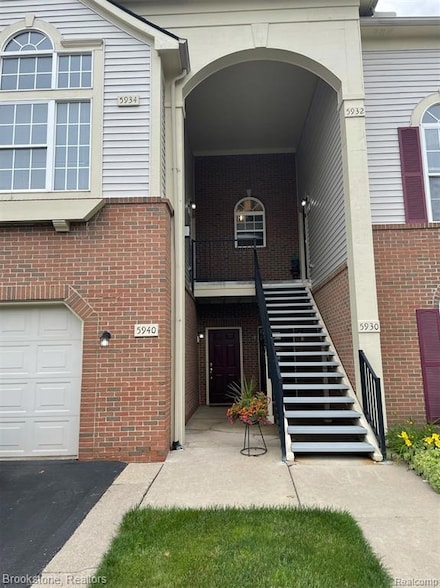5934 E Island Dr Unit 32, Ypsilanti, MI 48197