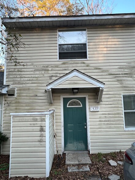 1439 Live Oak Dr, Tallahassee, FL 32301