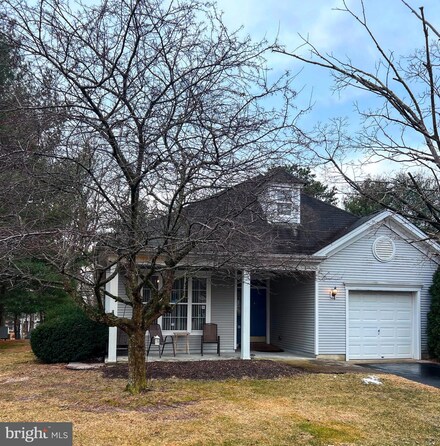 2 April Springs Ct, Lakewood, NJ 08701