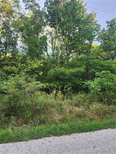 42 Enchanted Ln, Linn Valley, KS 66040