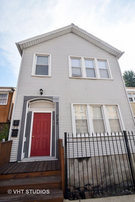 725 N Throop St Unit 1, Chicago, IL 60642