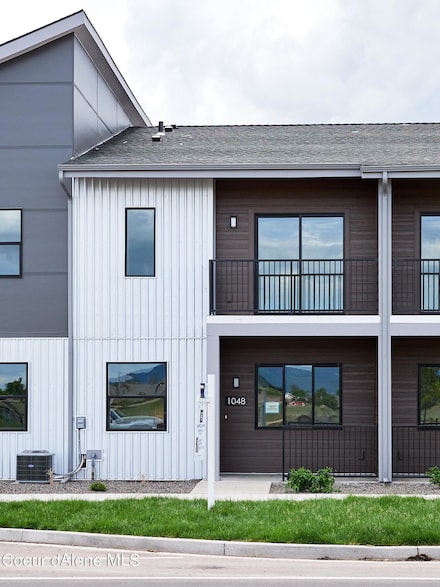 1048 E 4th Ave, Post Falls, ID 83854