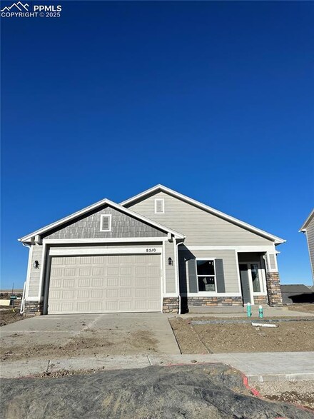8510 Besson Ct, Colorado Springs, CO 80925