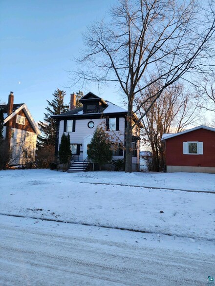 4310 Mcculloch St, Duluth, MN 55804