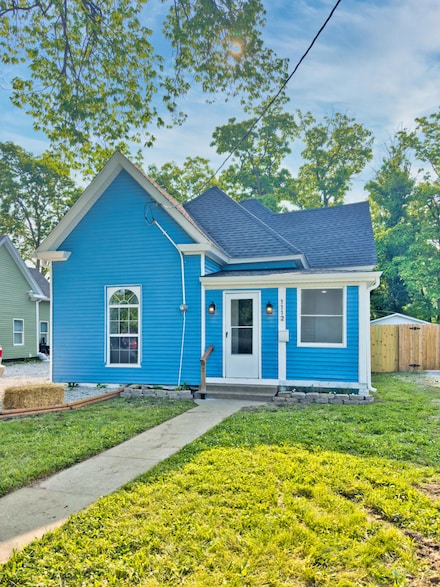 1112 N 8th St, Columbia, MO 65201