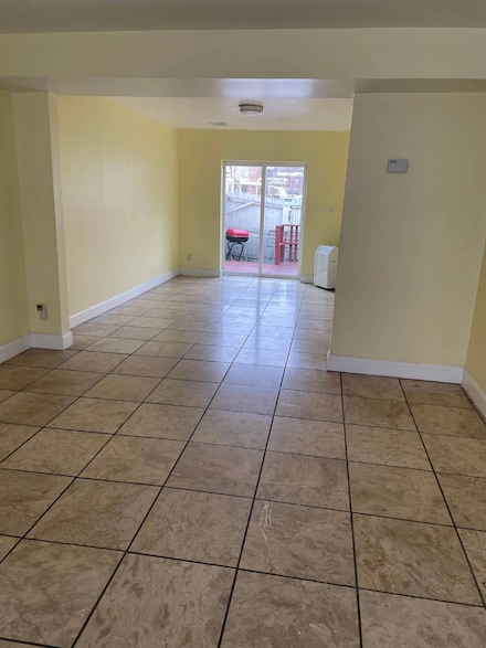6304 Grand Central Pkwy, Forest Hills, NY 11375