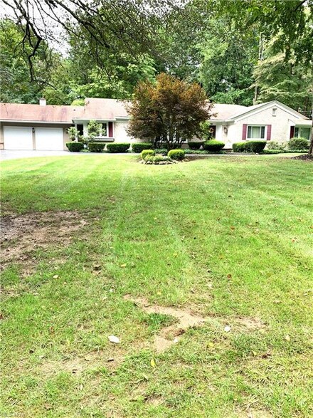 1362 Virginia Trail, Youngstown, OH 44505