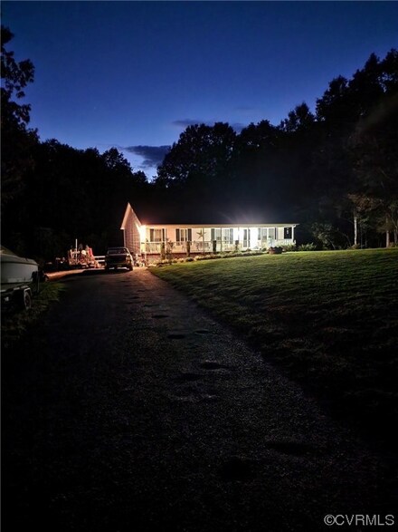 49 Farmstead Dr, Cumberland, VA 23040
