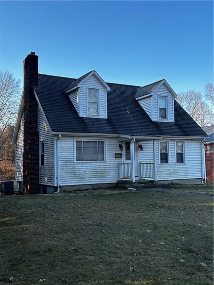 314 E Beaver St, Zelienople, PA 16063