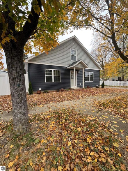 1006 Bruce St Unit A, Mount Pleasant, MI 48858