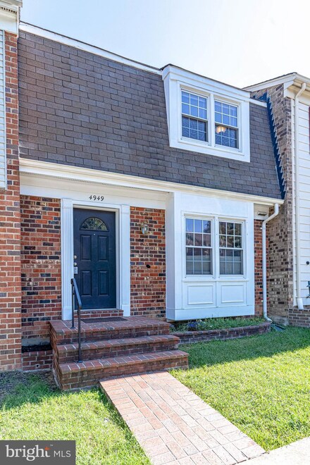 4949 Mcfarland Ct, Fairfax, VA 22032
